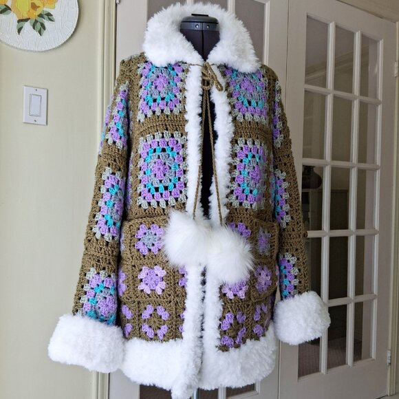Granny Square Sweater with Fluffy Fur L/XL - Picture 2 of 10